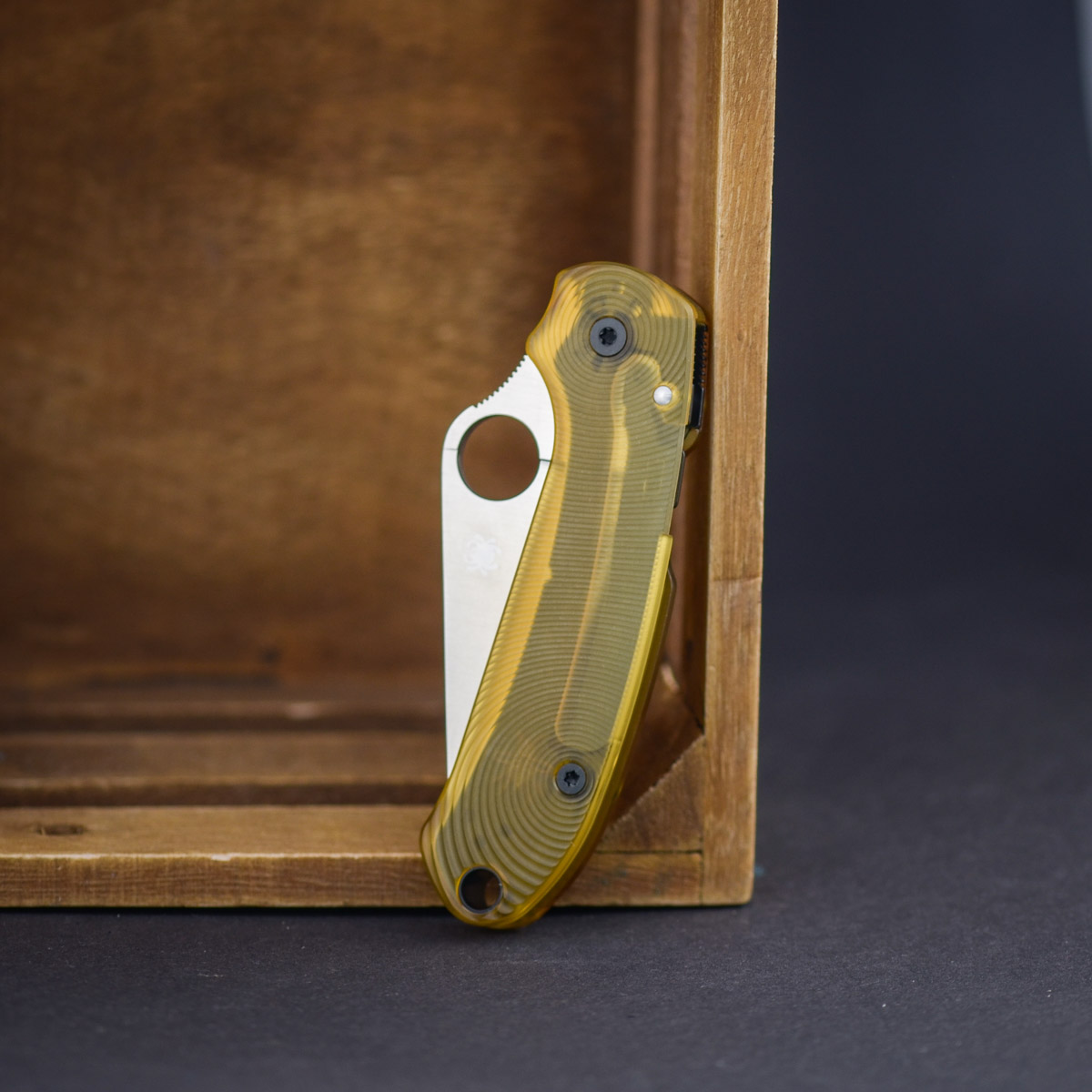 Spyderco Para 3 Magnacut X RGT Ultem Contoured Ripple – Bild 2