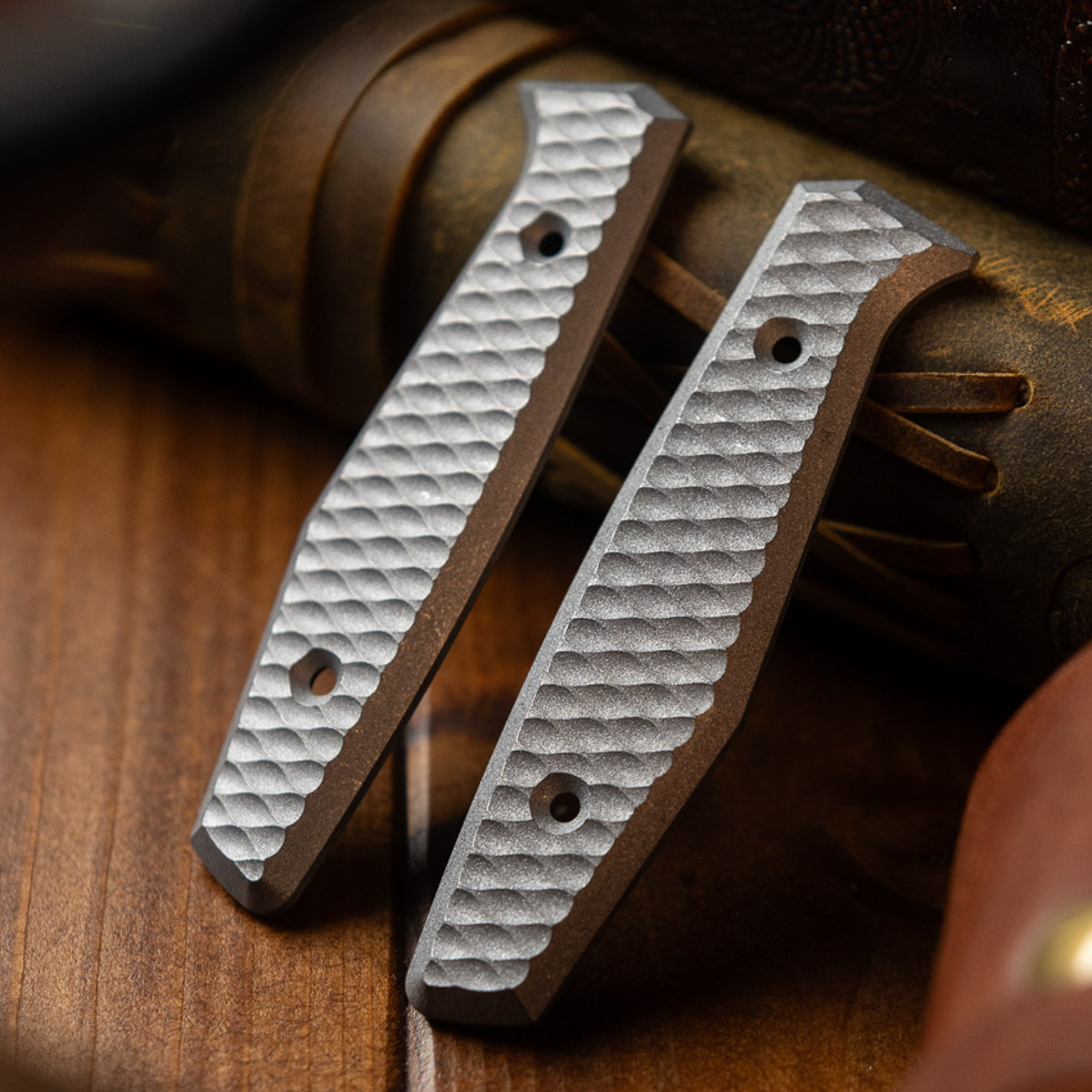 Daily Knives AK1 Scales Cross Cut Ti - Knife Lounge Exclusive Daily Knives AK1 Scales Cross Cut Ti - Knife Lounge Exclusive