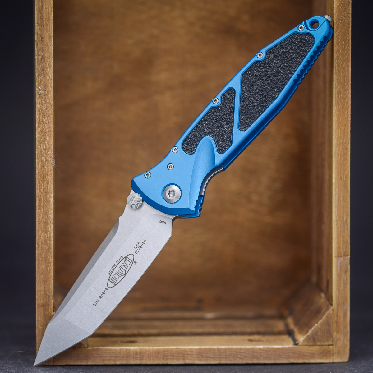 Microtech Socom Elite T/E Tanto Stonewashed Blade, Aluminum Blue 