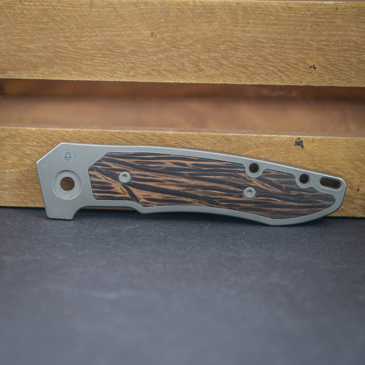 Stahlwerk Cult Griffschale KnifeLounge Exclusive Stahlwerk Cult Griffschale KnifeLounge Exclusive